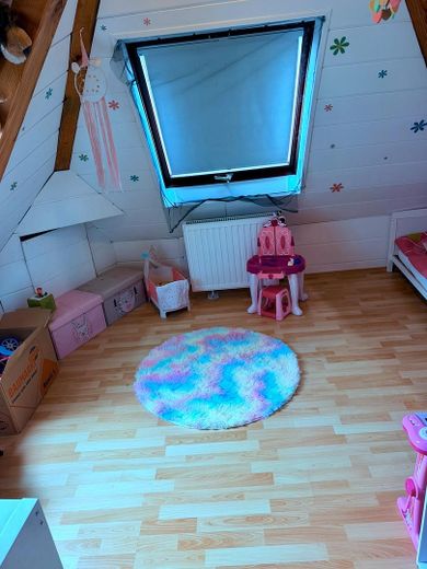 Balkonlu tarihi şehir evinde 5 odalı dubleks daire, 120 m² – Bad Bergzabern – Zimmer DG