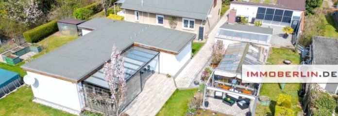 IMMOBERLIN.DE - Parcela orientada al sur con arquitectura de bungalow y terraza soleada en ubicación trasera
