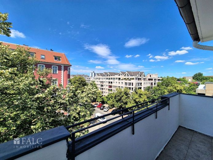 **Stilvoll wohnen in Berlin-Wilmersdorf mit Fahrstuhl**- FALC IMMOBILIEN – Balkon
