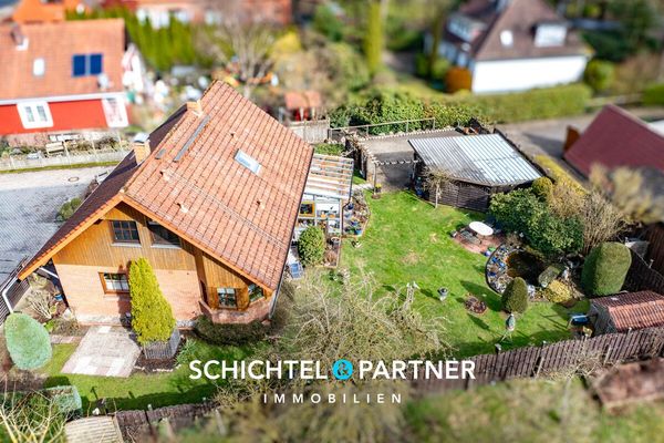 Quelkhorn | Traumhaftes 3-Parteien-Haus auf schönem Grundstück