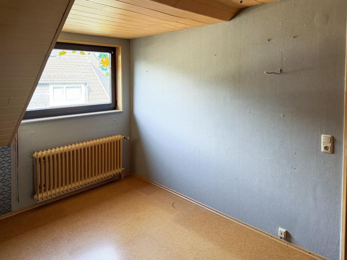 Wuppertal-Ronsdorf’ta müstakil sıra ev – Zimmer 2 im OG (Ansicht 3)