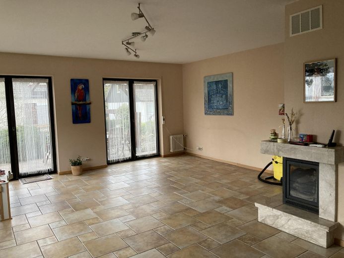 Von Privat: Großes Einfamilienhaus mit Wellnessbereich zu verkaufen! – Foto 6