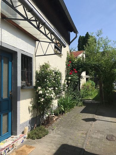 Lovingly modernized house with charm & history – Foto 1