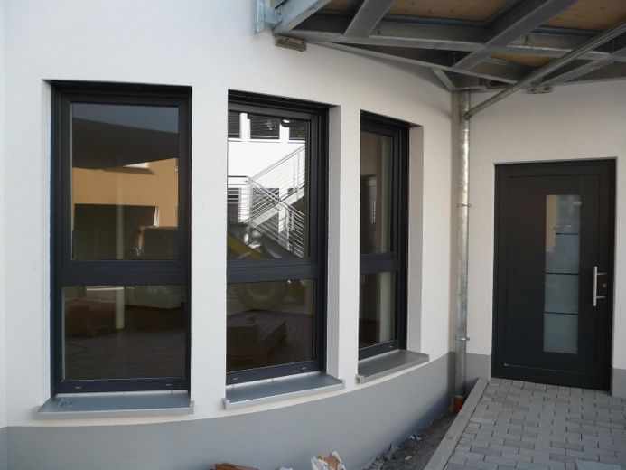 Wohnung außen und Eingang