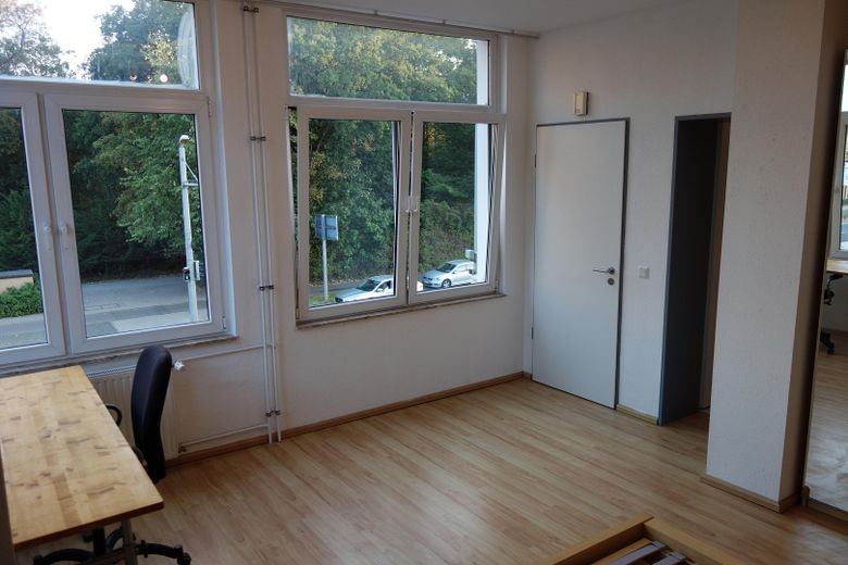 Zimmer für Studenten nahe TU Braunschweig; ca. 25m²; eigenes Bad – Zimmer