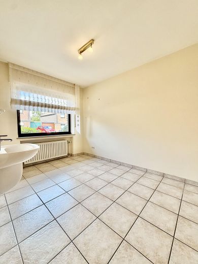 Provisionsfrei: Doppelhaushälfte mit 137 m², Garten und Garage in Erkelenz – Schlaf- bzw. Arbeitszimmer EG