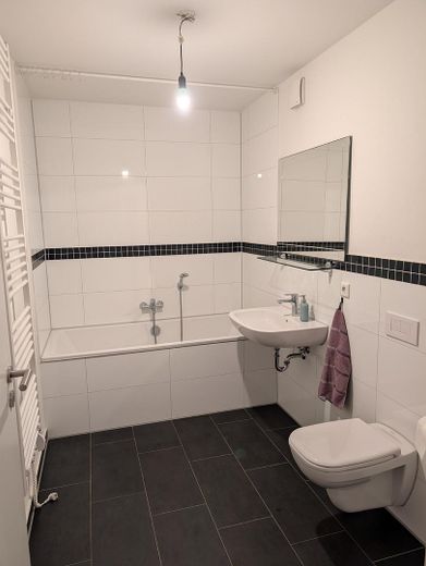 Exklusive 4-Zimmer Neubauwohnung mit großer Sonnenterrasse und Tiefgarage – Foto 10