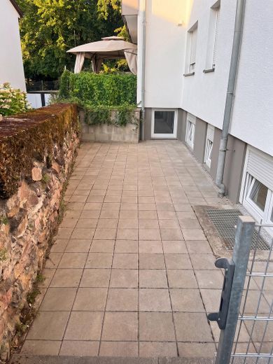 Aufgeteiltes 7er MFH- 6 von 7 leerstehend- saniert – Terrasse W1 32qm 