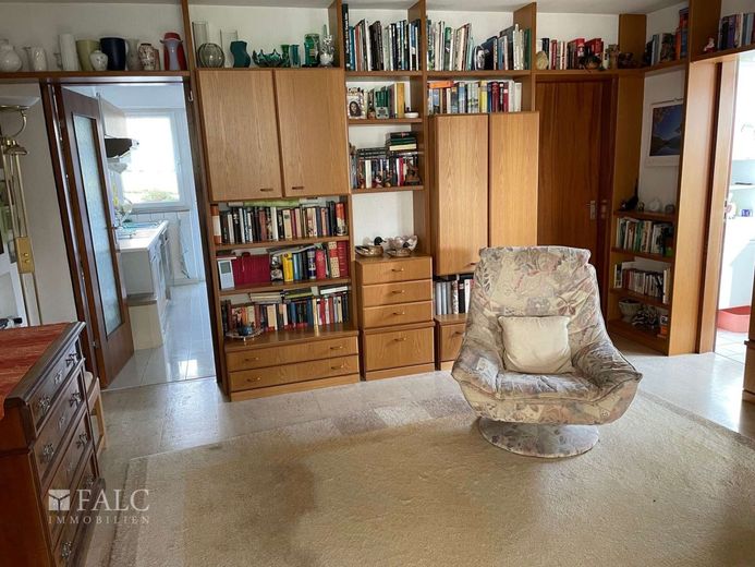 Garten-Wohnung im Reihen Endhaus, helle 3,5 Zimmer, Terrasse + Garage + Platz – Wohnen in 2023