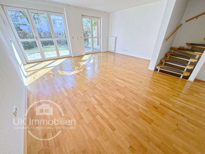 Familienglück in Feldrandlage - mit Sauna, Dachterrasse und Garten – Wohnzimmer