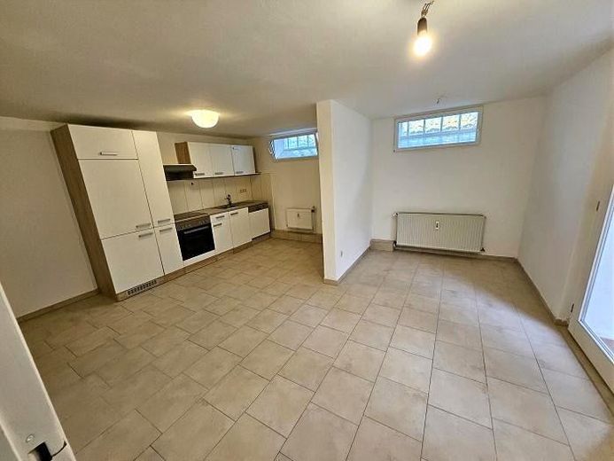 Investment property: Listed apartment building with potential – Küche Souterrainwohnung