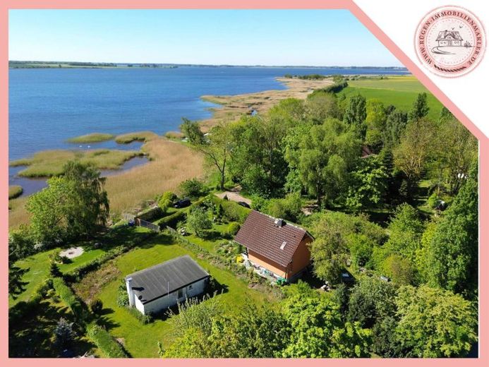 Ihr Rückzugsort am Wasser – Idyllisches Ferienhaus mit Blick auf den Großen Jasmunder Bodden – Foto 1