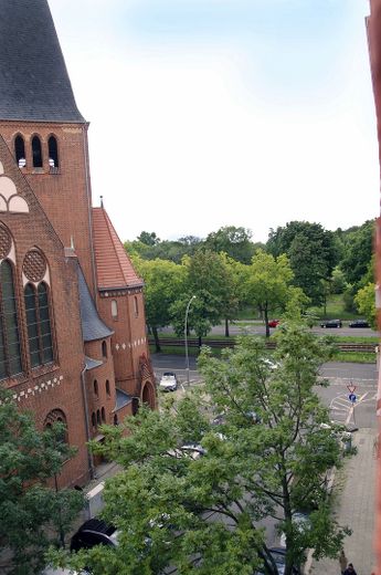 DG Maisonette-Townhouse mit Atelier – Wohnen und Arbeiten unter einem Dach – Straße Fensterblick