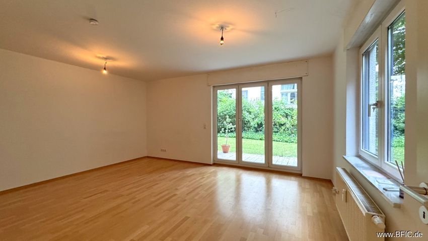 Ruhige Gartenterrasse mit 3-Zimmer-Wohnung - total zentral – IMG_3446