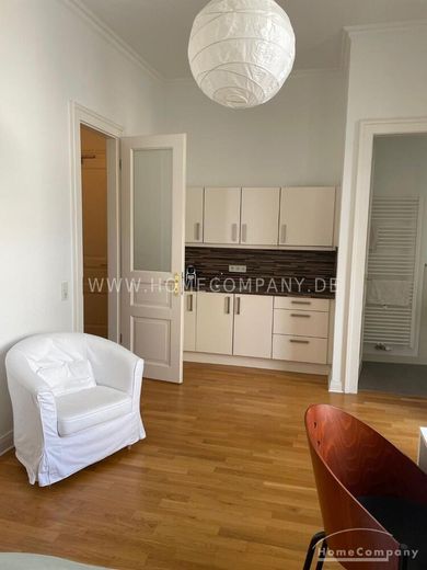 Charmantes Möbliertes Apartment in Köln-Altstadt! – f09fb4f1ec3932c4f2c91c45038621730bfd4414.jpg