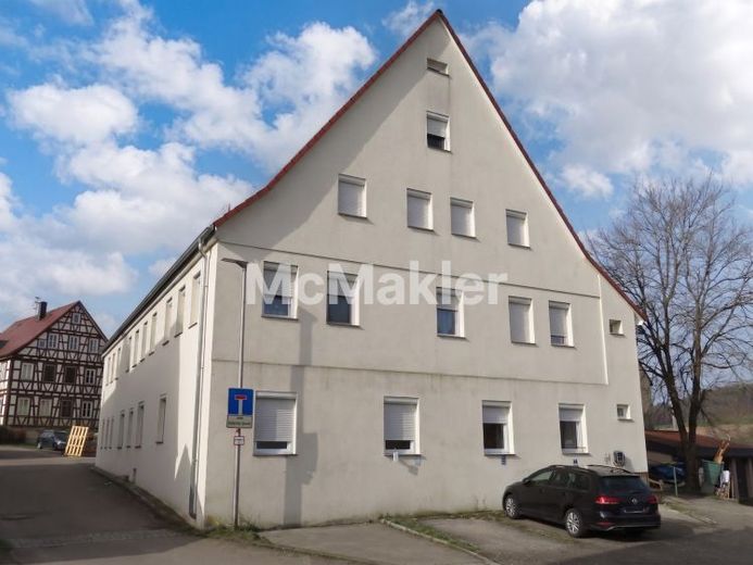 Renditestarker Wohntraum oder gemütliches Familiennest: Sanierte 4-Zi.-Wohnung mit knapp 5% Rendite – Foto 1