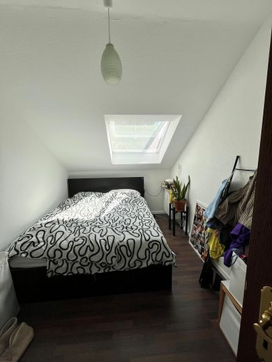 Sonnige Dachgeschosswohnung in Köln-Weiden – Arbeitszimmer Fenstersicht