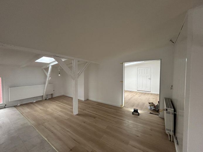 Schlutuper Kirchstraße, Beste Lage, weitläufige Wohnung mit Charme – Foto 13