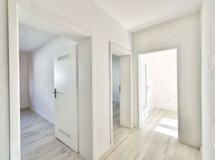 Unter Marktwert - vermietete Kapitalanlage in Köln – Flur