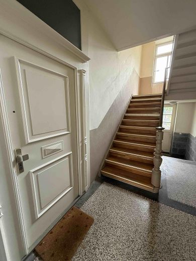 Martinsviertel, Südbalkon, 3 ZKB mit EBK - ruhig, attraktiv mit Charme – von Privat – Treppenhaus (hier: EG)