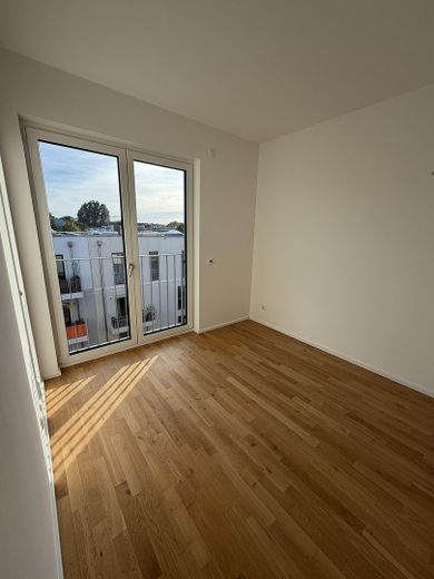 Lichtenberg'de geniş manzaralı modern yaşam: 4 oda, yerden ısıtmalı yeni bina – Zimmer 3