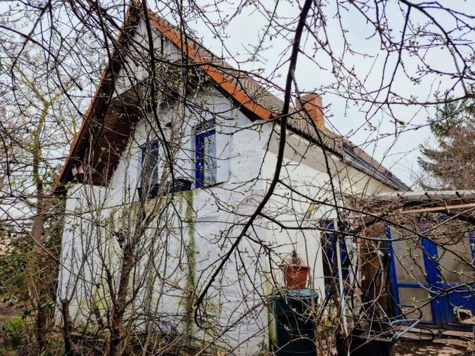 Sanierungsobjekt mit großem Grundstück und Garage im ehemaligen Stall – Foto 1