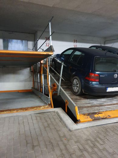Duplex Tiefgaragenstellplätze