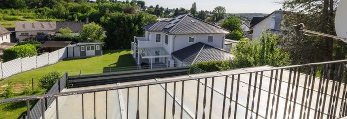 मूल्य समायोजन! Höhr-Grenzhausen में अर्ध-पृथक मकान - ढकी हुई टेरेस, बगीचा और गैरेज