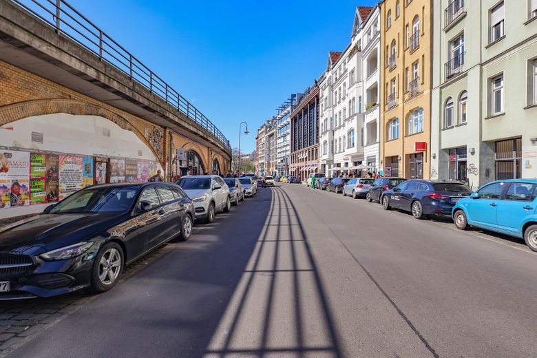 Hackescher Markt: merkezi konumda, huzurlu ve yeşil – Dircksenstraße