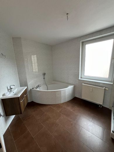 Badewanne & Waschtisch