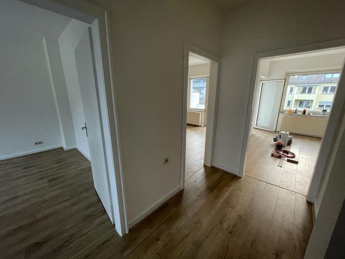 2.5-room apartment with balcony in a good, quiet location – Flur