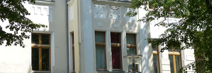 Gebäudeansicht Straßenseite