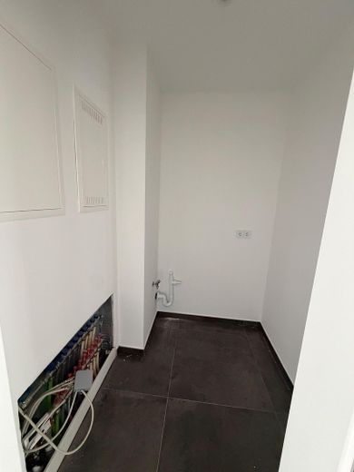 Großzügige 5-Zimmer-Neubauwohnung mit Einbauküche, Balkon und Stellplatz in Rodenbach – Foto 10