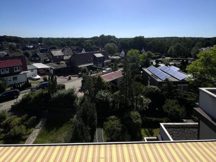 Phänomenaler Ausblick!
Traumhafte 3-Zimmer-Wohnung mit Fußbodenheizung und Garage in bester Lage von Ritterhude – Foto 1