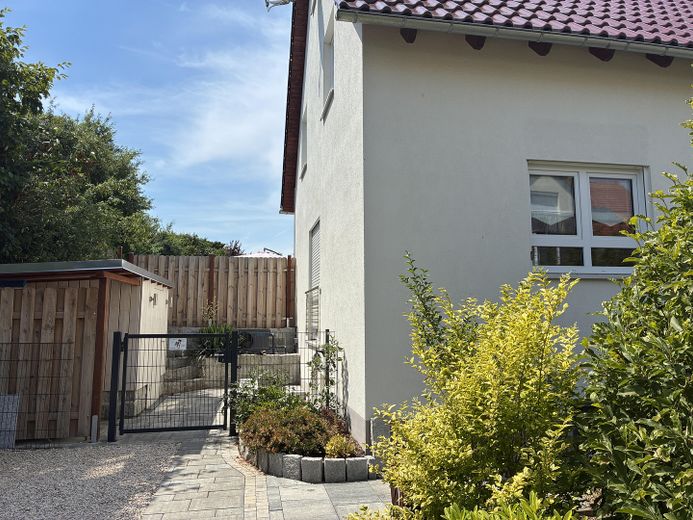 Modernes Einfamilienhaus mit Pool und Keller mit separatem Zugang – फोटो 3