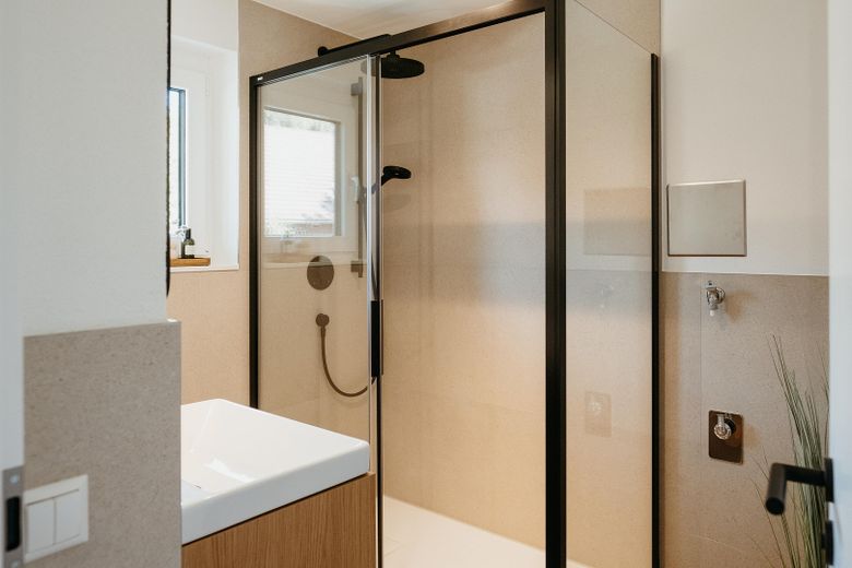 Erstbezug nach Sanierung | Helle 3,5-Zimmer-Wohnung mit Südbalkon (provisionsfrei & einzugsbereit) – Foto 13