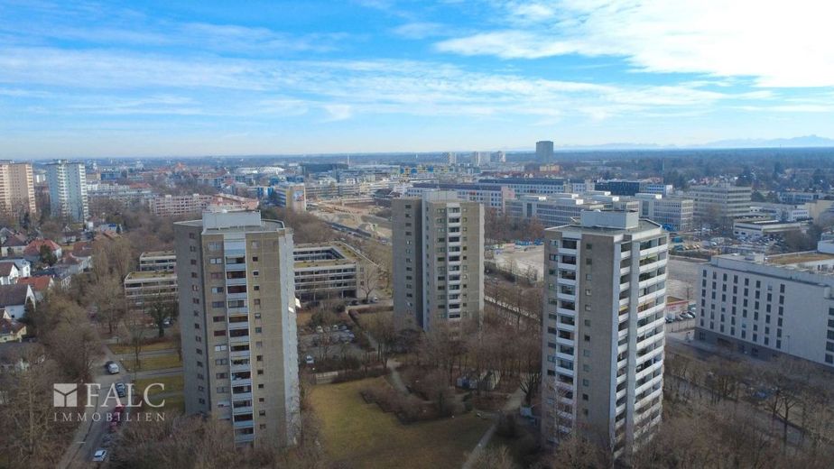 Kompaktes Apartment mit Balkon und Tiefgaragenstellplatz in München-Sendling – Außenansicht