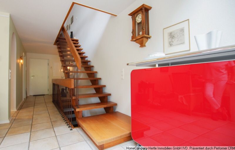 Spacieuse maisonnette au design loft très lumineux et ouvert, avec grand balcon ainsi qu’un mobilier vintage élégant, pour 3 à 12 mois à proximité immédiate du Lorettoberg, dans le quartier de Wiehre à Fribourg – a646e8b78e4458cf4bc5c87a8e0027d7d9aba900.jpg