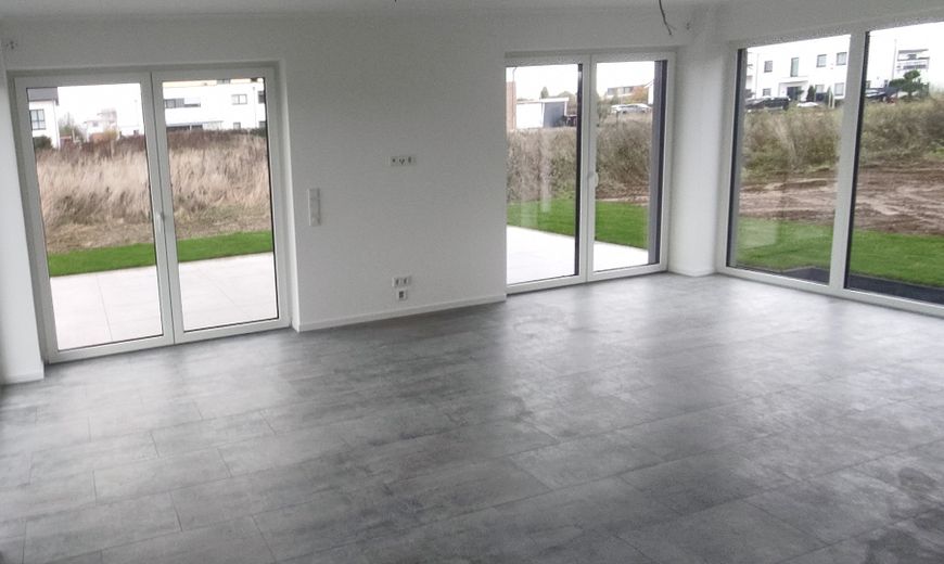 Don’t miss out this stunning opportunity - Exklusive Wohnlage - Neubau DHH in Hochheim – Der helle Wohnbereich