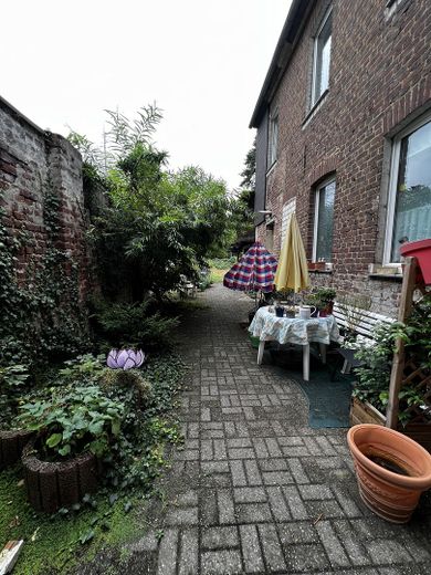 مبنى سكني متعدد الوحدات بعائد 7,7٪ – مؤجّر بالكامل – Garten