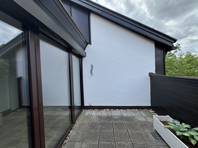 Bezugsfrei: Dachgeschosswohnung mit 2 herrlichen Dachterrassen in Taufkirchen – West Terrasse