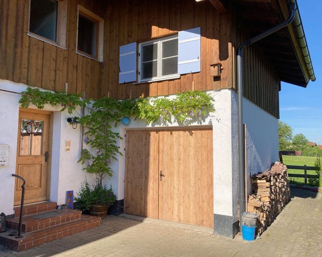 Eingang und Garage