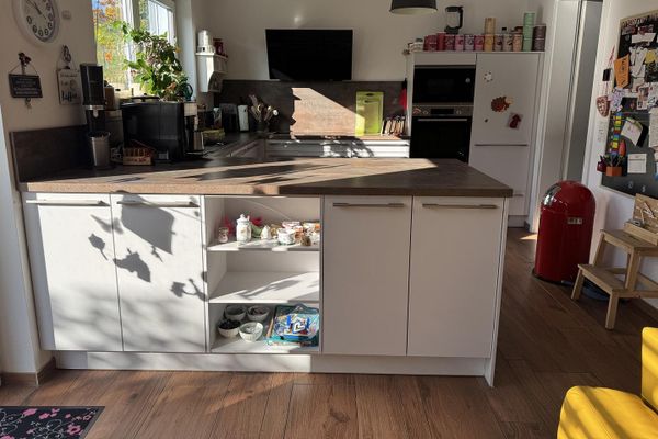 Przyjazny rodzinom bliźniak w Rabenstein | 145 m² | 6 pokoi | A+ | kuchnia w zabudowie + 2 miejsca parkingowe