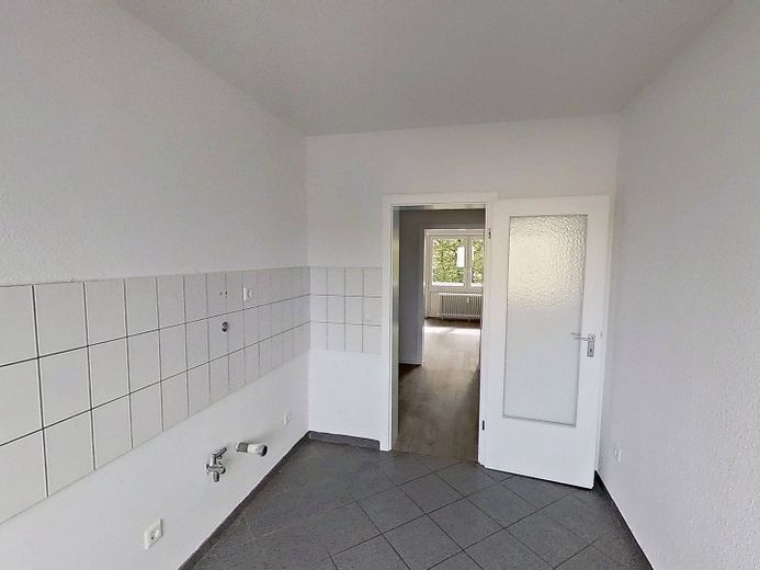 Luminoso apartamento de 3 habitaciones, bien distribuido, con BALCÓN y baño con bañera en el sur de Burgdorf – Ansicht II: Küche