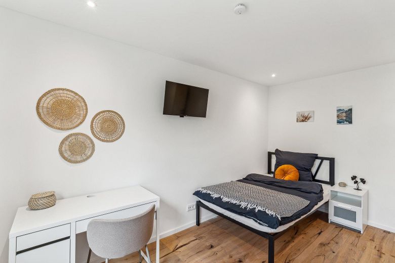 Top-Uni-Lage! Modern möbliertes Zimmer in sanierter WG | All-inclusive - mit Strom und Internet – WG-Zimmer