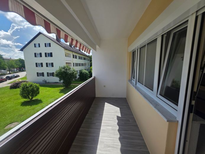 Großzügige 3-Zimmer-Wohnung mit zwei Balkonen und Keller in attraktiver Lage – Bakon 2