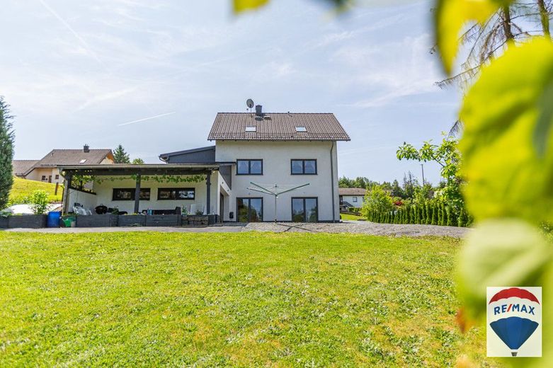 Schickes EFH mit großem Grundstück in Schwarzenbach am Wald – Bild 11