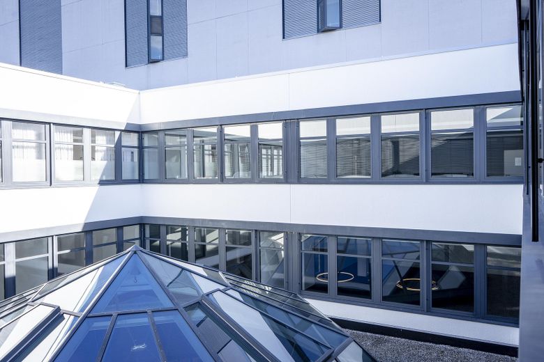 Z2 Business Center