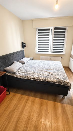 Appartement lumineux de 3 pièces avec balcon sur la Rathausplatz – Schlafzimmer 1
