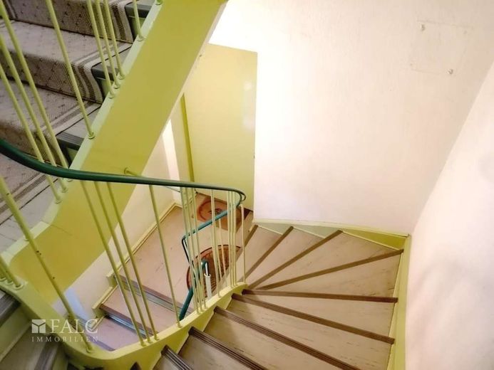 Selten, aber wahr - 2 Mehrfamilienhäuser auf exklusivem Wassergrundstück – Treppenhaus